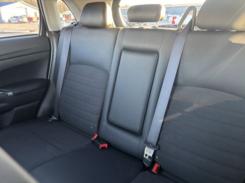 Used 2025 Mitsubishi Outlander Sport SE image 13