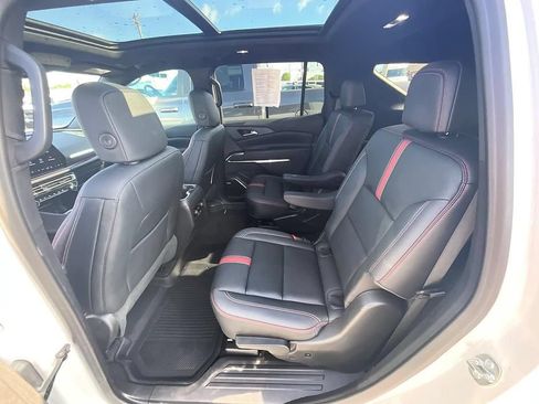 Used 2024 Chevrolet Traverse RS w/ LPO, Floor Liner Package AWD/4WD image 33