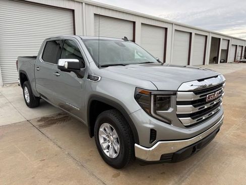 New 2026 GMC Sierra 1500 SLE w/ Preferred Package image 3