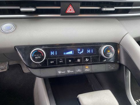 Certified 2021 Hyundai Elantra SEL image 18