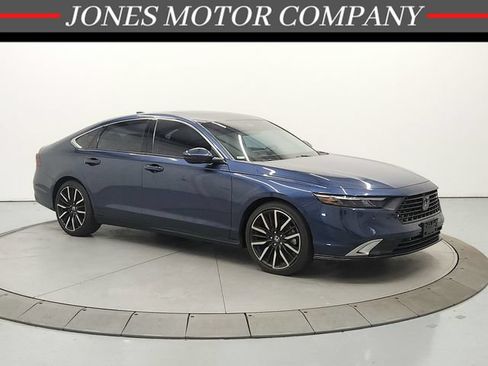 Used 2024 Honda Accord Touring image 1