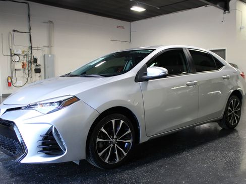 Used 2018 Toyota Corolla SE FWD image 6