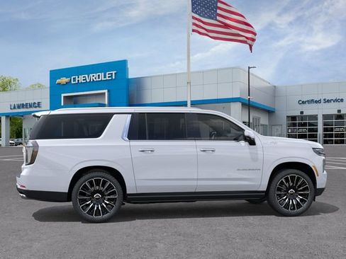 New 2026 Chevrolet Suburban High Country AWD/4WD image 5