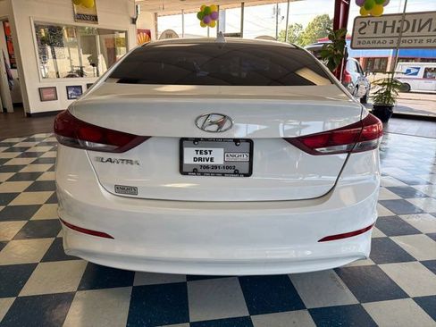 Used 2017 Hyundai Elantra SE FWD image 4