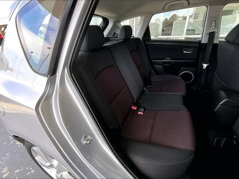 Used 2005 MAZDA MAZDA3 s FWD image 25