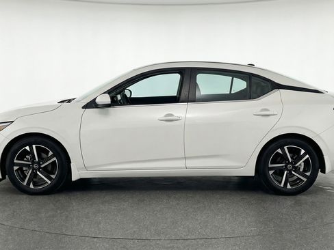 Used 2025 Nissan Sentra SV image 5
