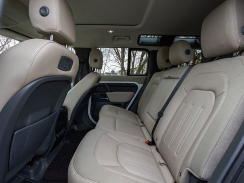 Used 2020 Land Rover Defender 110 S image 26