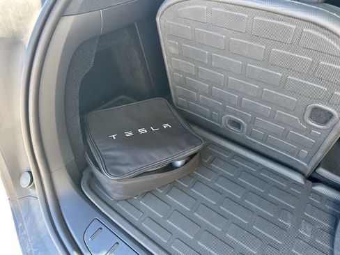 Used 2024 Tesla Model X image 9