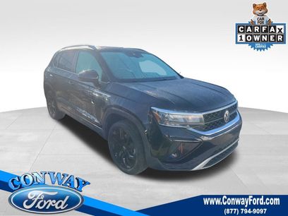 Used 2023 Volkswagen Taos SE w/ Panoramic Sunroof Package