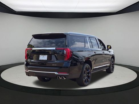 New 2026 GMC Yukon XL Denali w/ Denali Reserve Package AWD/4WD image 5