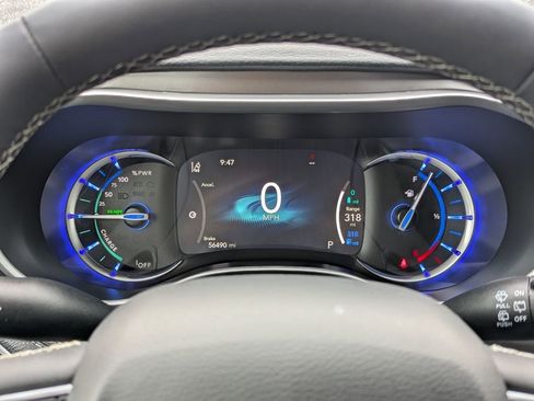 Used 2024 Chrysler Pacifica Select image 14