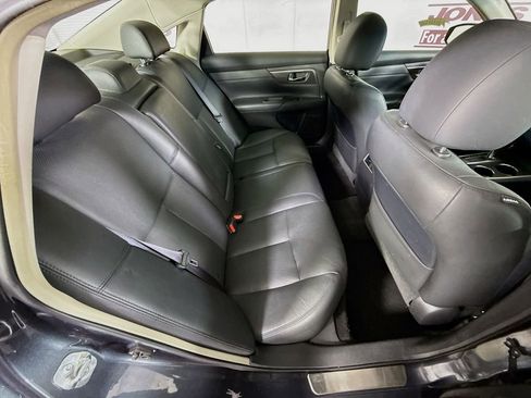 Used 2013 Nissan Altima 2.5 SL w/ Technology Pkg FWD image 30