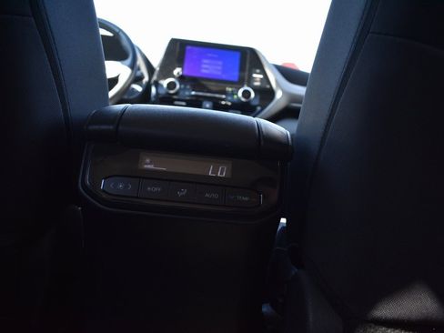 Used 2024 Toyota Highlander LE image 30