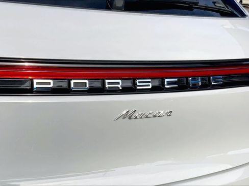 Used 2019 Porsche Macan AWD/4WD image 30