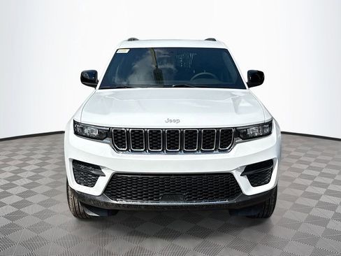 New 2026 Jeep Grand Cherokee Laredo RWD image 2