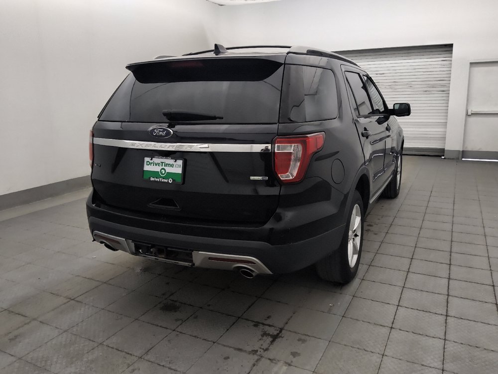Used 2016 Ford Explorer XLT w/ Equipment Group 202A AWD/4WD image 9