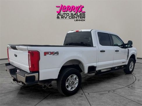 Used 2025 Ford F250 XLT w/ FX4 Off-Road Package image 5