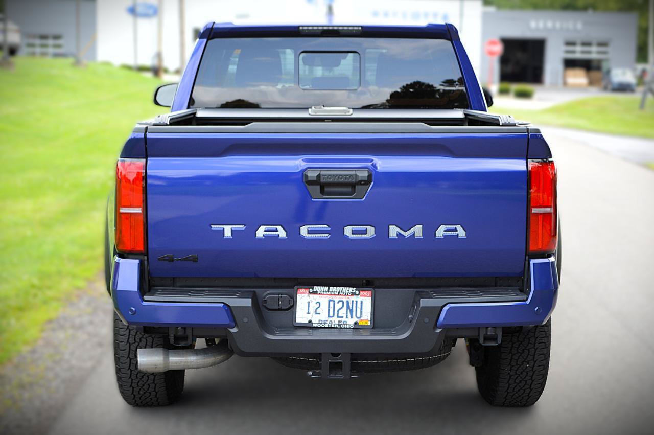 Used 2024 Toyota Tacoma TRD Off-Road w/ TRD Off Road Upgrade Package AWD/4WD image 6
