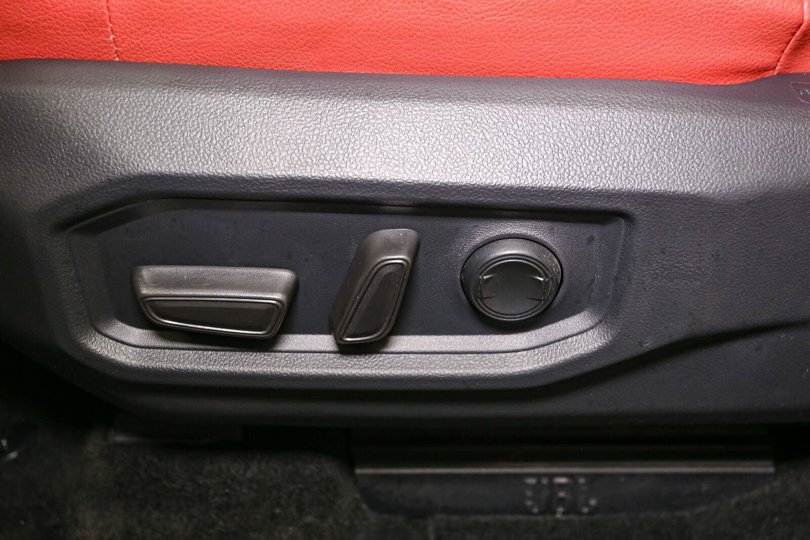 Used 2025 Toyota Tundra TRD Pro AWD/4WD image 46