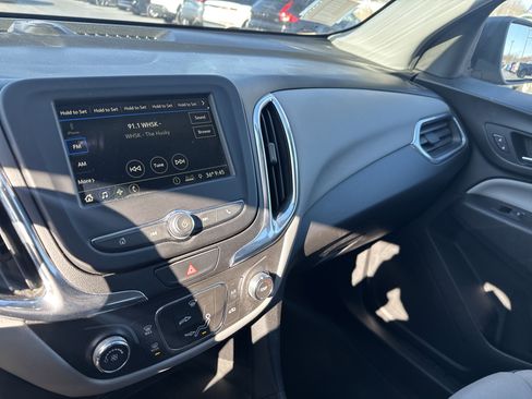 Used 2019 Chevrolet Equinox LS w/ LS Convenience Package image 22