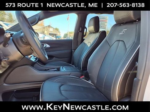 New 2026 Chrysler Pacifica Limited w/ S Appearance Package FWD image 10