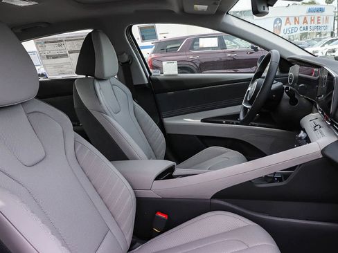 New 2026 Hyundai Elantra Limited FWD image 25