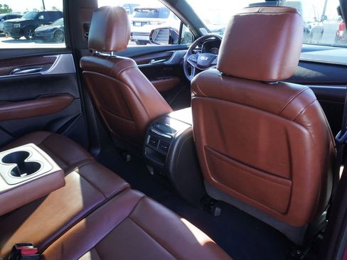 Used 2021 Cadillac XT5 Premium Luxury image 10