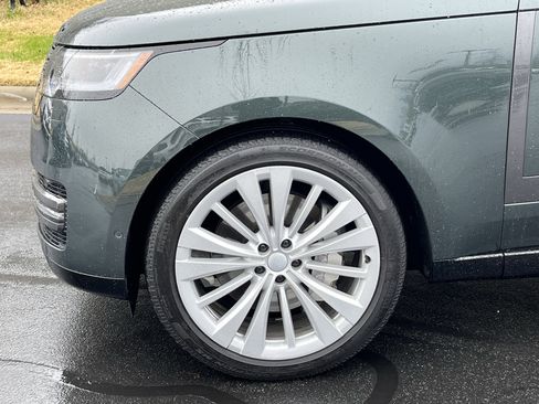 Used 2025 Land Rover Range Rover Long Wheelbase SE image 11