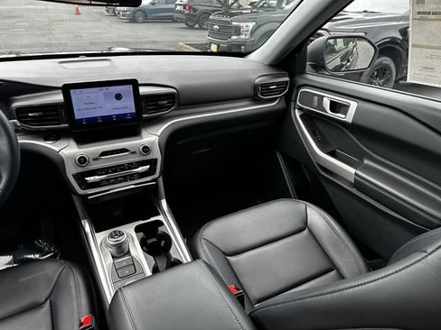 Certified 2023 Ford Explorer XLT w/ Equipment Group 202A AWD/4WD image 19
