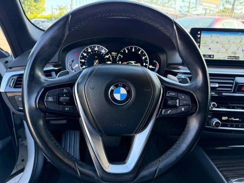 Used 2018 BMW 530i w/ Premium Package RWD image 40