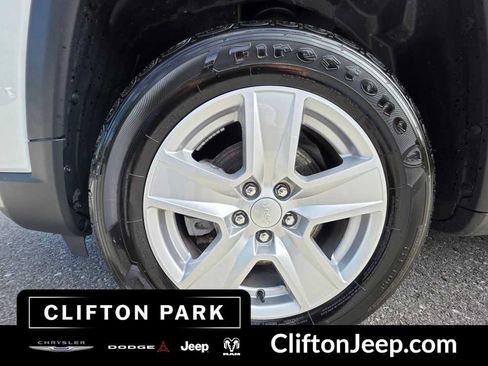 Used 2022 Jeep Compass Latitude AWD/4WD image 28