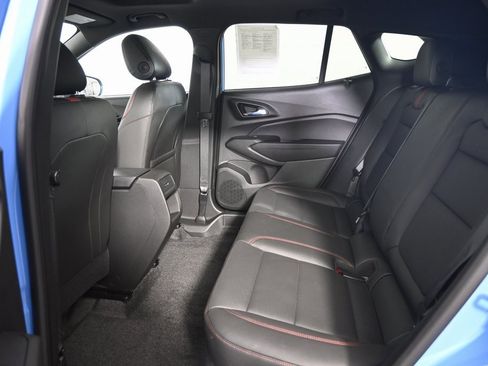 Used 2024 Chevrolet Trax RS w/ Sunroof Package image 17