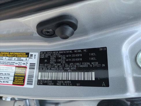 Used 2023 Toyota Highlander XLE FWD image 26