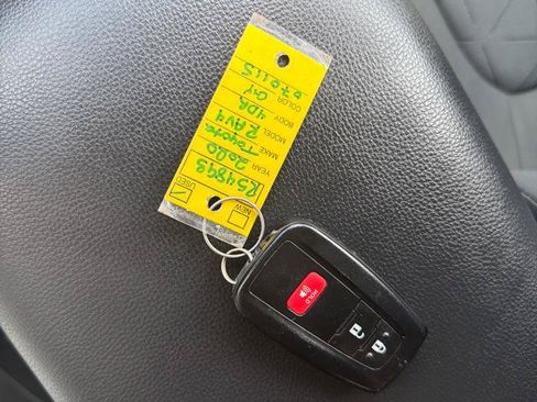 Used 2020 Toyota RAV4 XLE w/ Carpet Mat Package AWD/4WD image 28