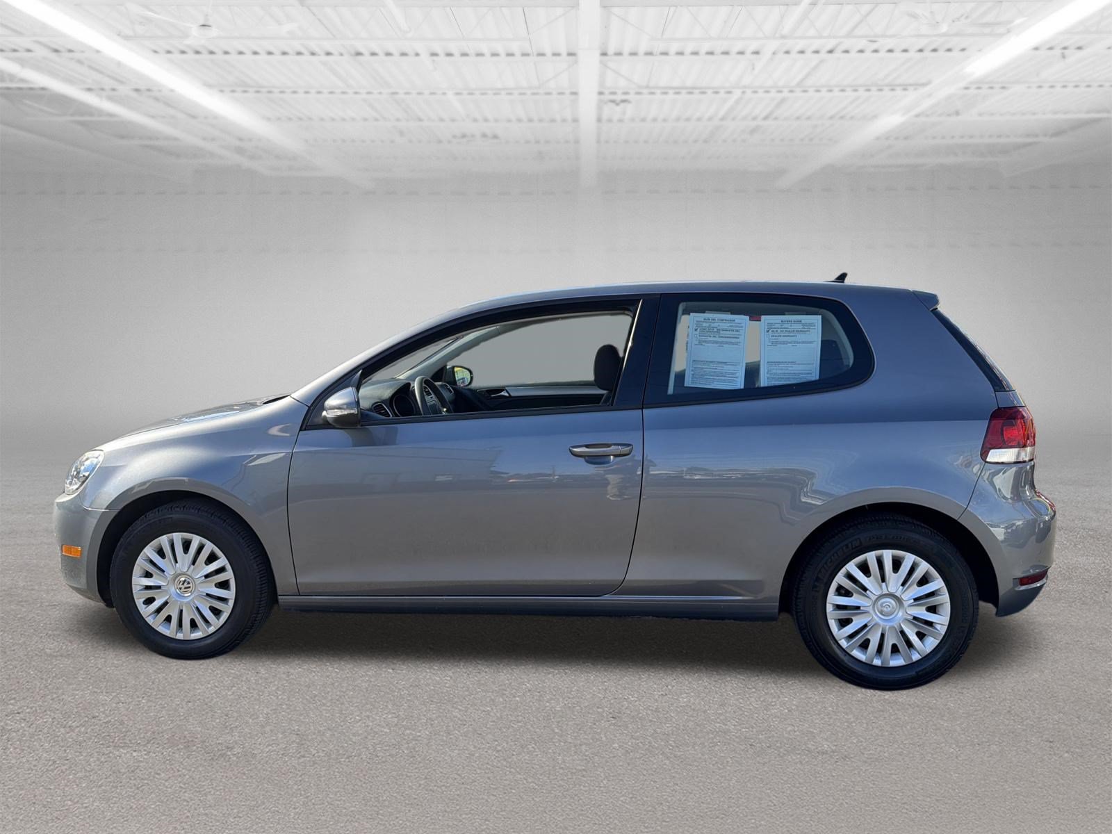 Used 2012 Volkswagen Golf 2-Door FWD image 2