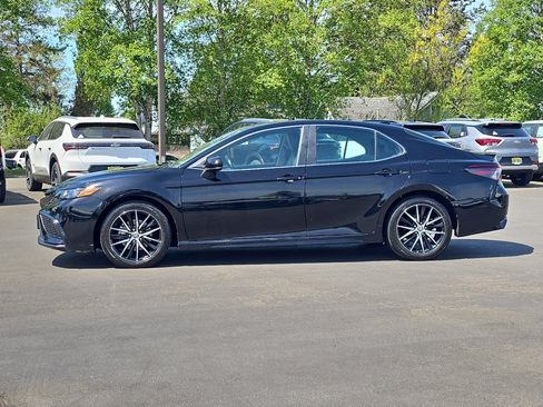 Certified 2021 Toyota Camry SE FWD image 6