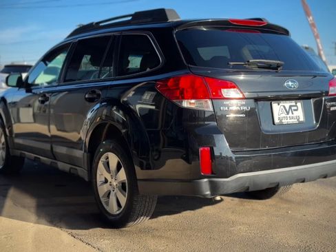 Used 2011 Subaru Outback 2.5i Premium image 4