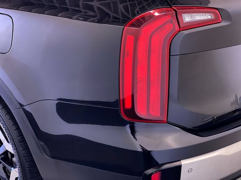 Certified 2023 Kia Telluride S w/ S Sunroof Package FWD image 9