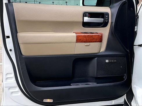 Used 2019 Toyota Sequoia Platinum image 22