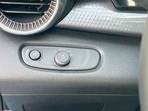 Used 2025 Chevrolet Trax ACTIV w/ Driver Confidence Package image 8