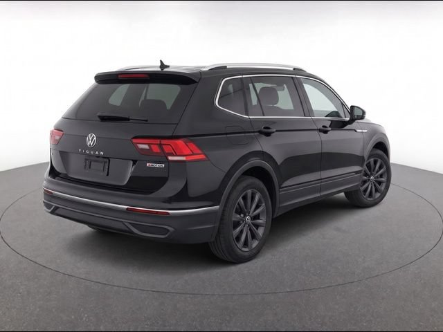 Used 2022 Volkswagen Tiguan SE AWD/4WD image 5