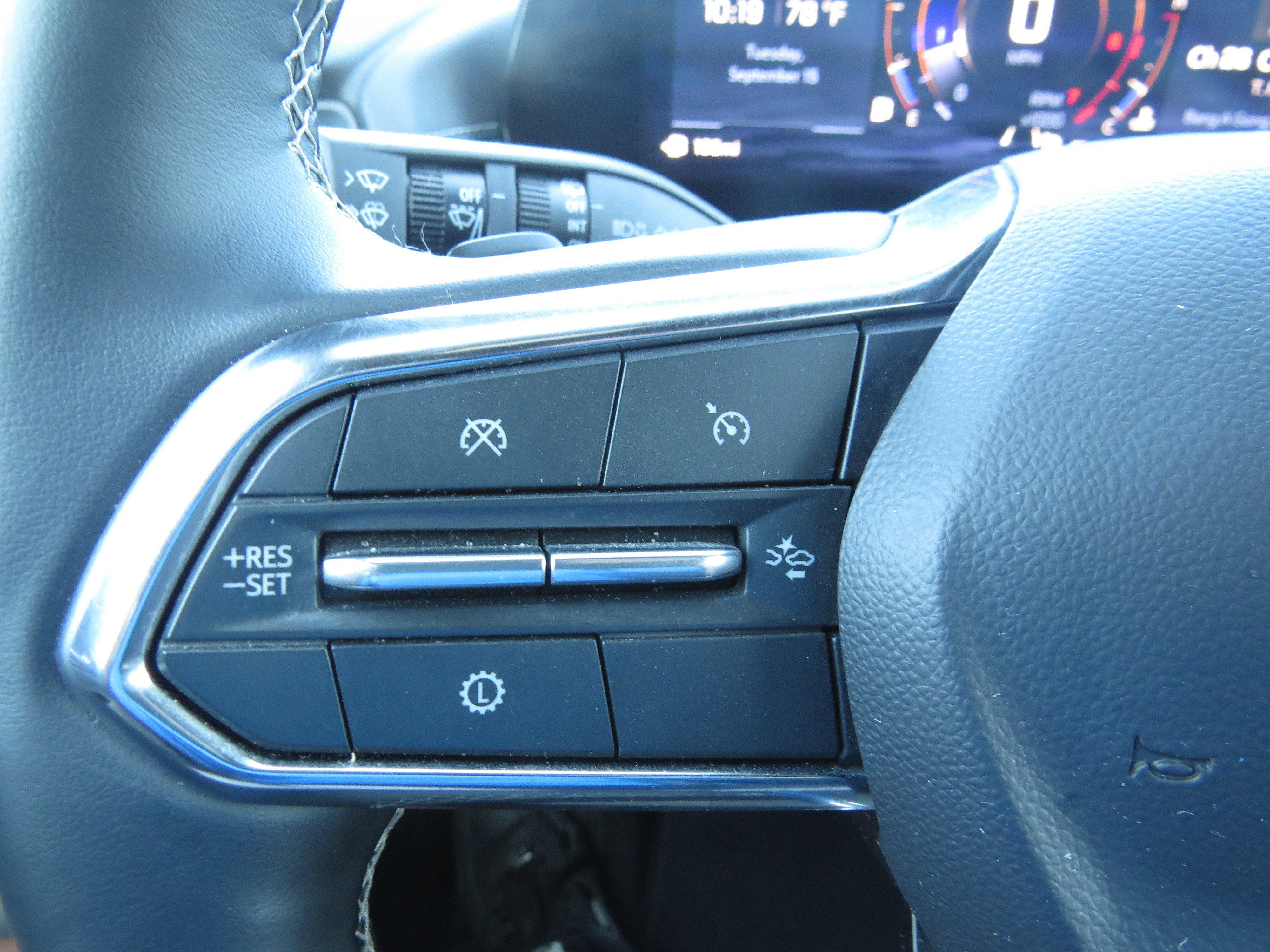 Used 2026 Chevrolet Traverse LT w/ Driver Confidence Package FWD image 2