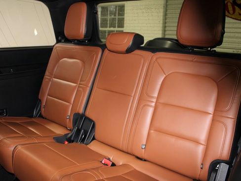 Used 2020 Lincoln Navigator Reserve image 27