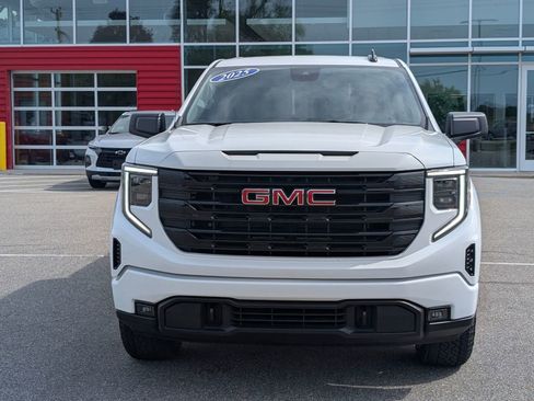 Used 2025 GMC Sierra 1500 Elevation AWD/4WD image 2