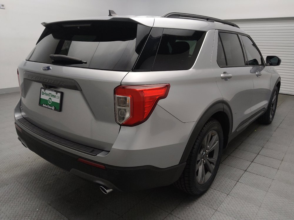 Used 2021 Ford Explorer XLT w/ Equipment Group 202A RWD image 9