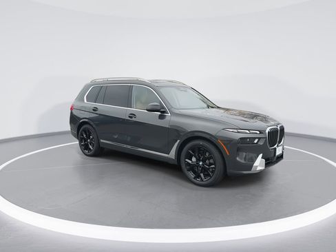 New 2026 BMW X7 xDrive40i w/ Premium Package image 2