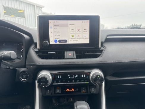 Used 2023 Toyota RAV4 XLE image 4