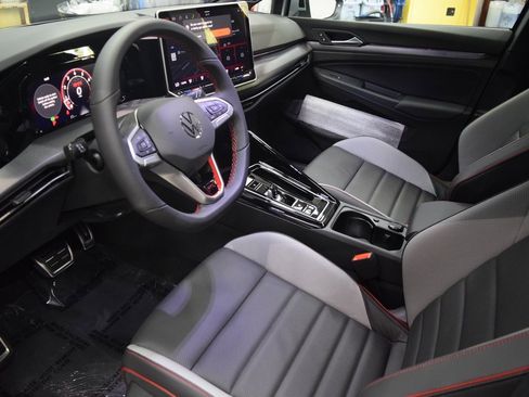 New 2025 Volkswagen GTI SE image 4