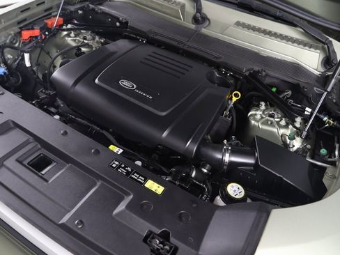 Used 2023 Land Rover Defender 110 S image 22