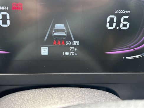 Used 2025 Kia Sportage LX image 39